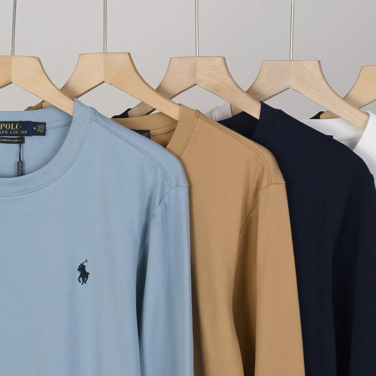 P154 501#Ralph Lauren pony round neck long-sleeved T-shirt Color: Black White Royal Blue Khaki Sky Blue Size: M-XXL Fabric: 230g water-soft cotton Water-soft cotton feels soft, does not pill, does not deform, is moisture-absorbent and breathable